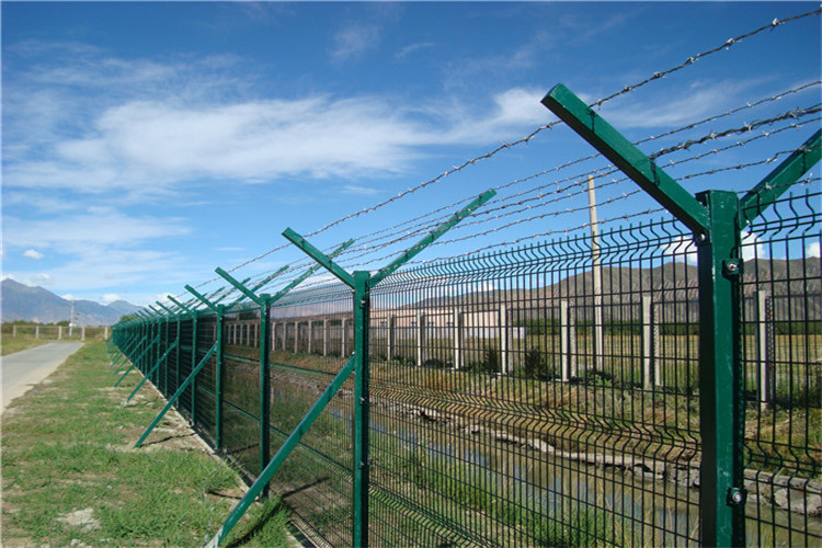 Q195 Or Q235 Prison Barbed Wire Fence Anti Climb Security Fence
