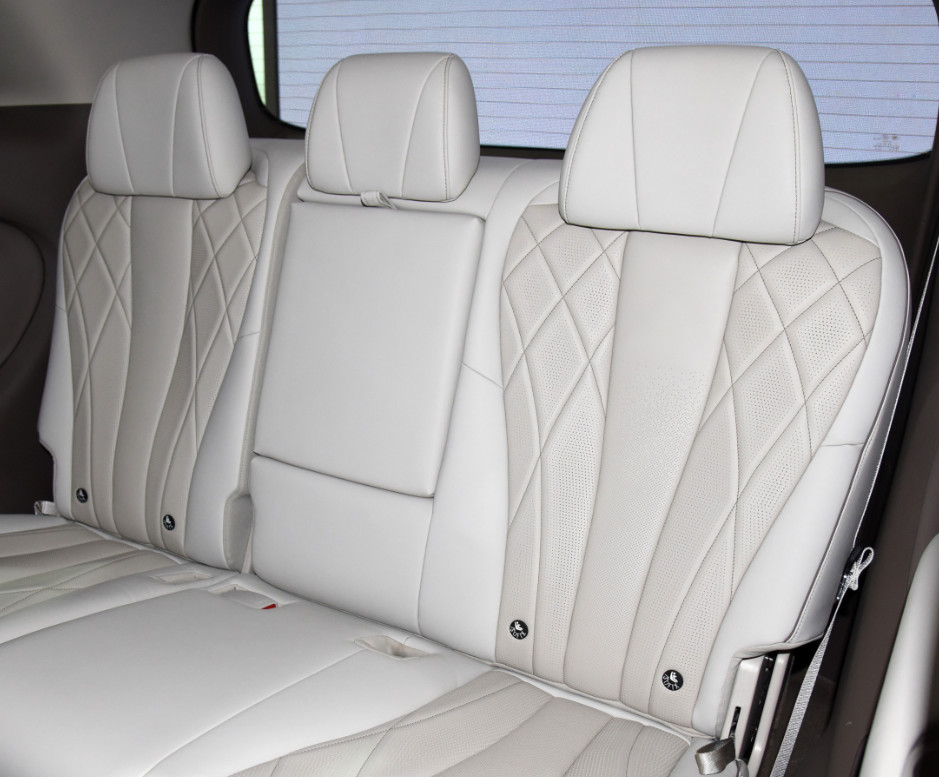 Denza D9 2022 DM-i 970 Four Wheel Drive Flagship Version EV 5 Door 7 seats MPV