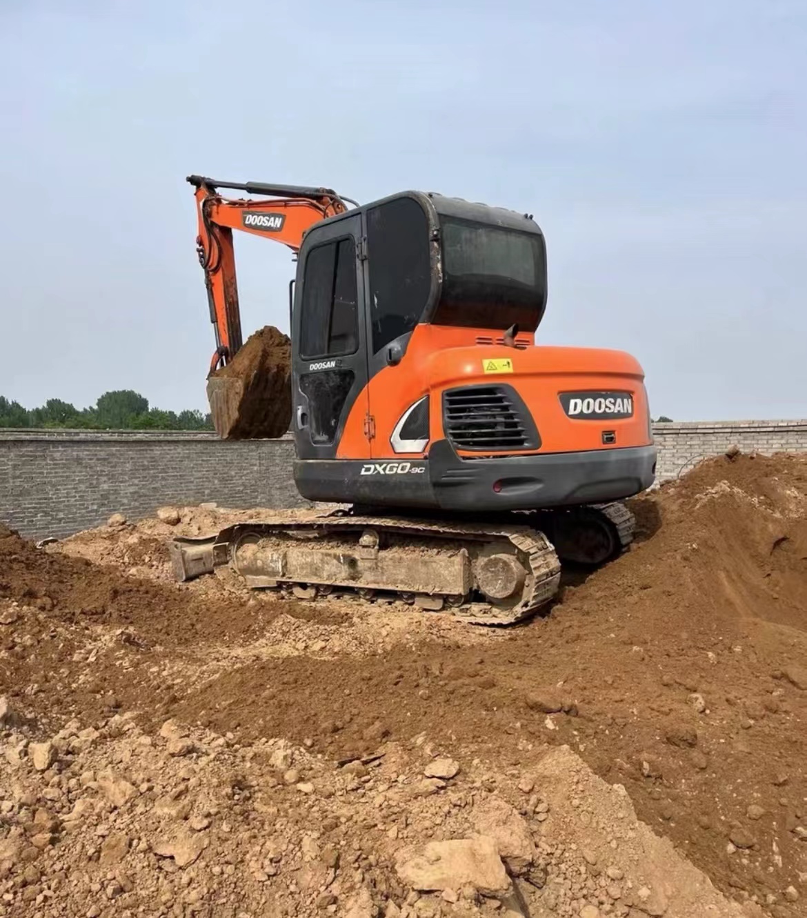 Few Working Hours Original Doosan Dx60 Used Excavator in Good Condition from South Korea