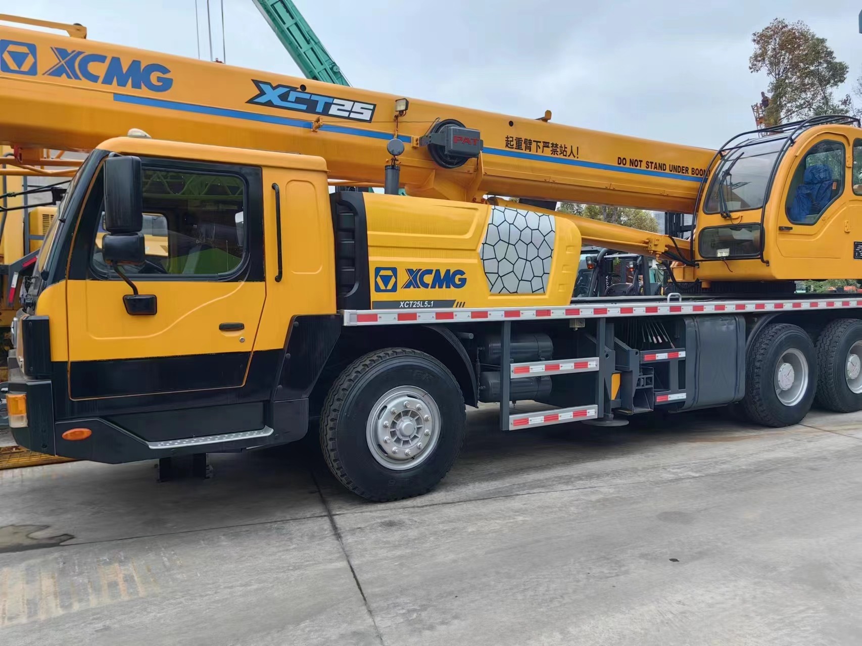 Constrction Lifting Equipment Used Crane XCMG QY25 Loading Capacity 25 Ton