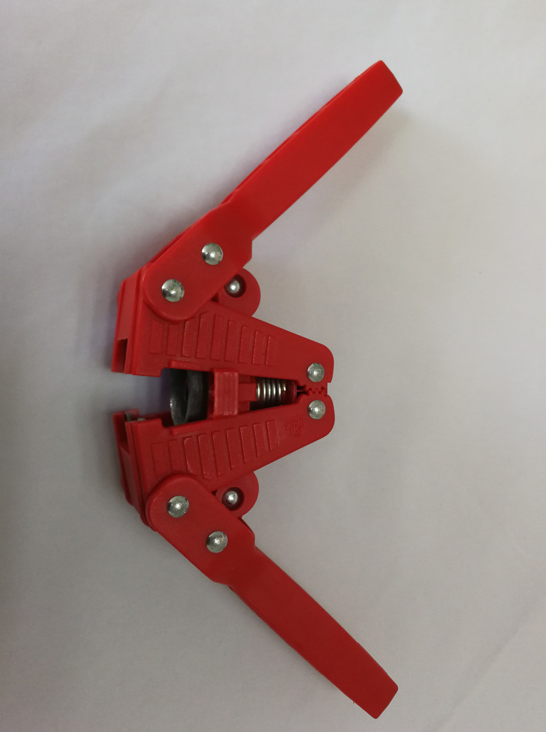 Double Lever Manual Bottle Capper Plastic Red Color With Built In Magnet