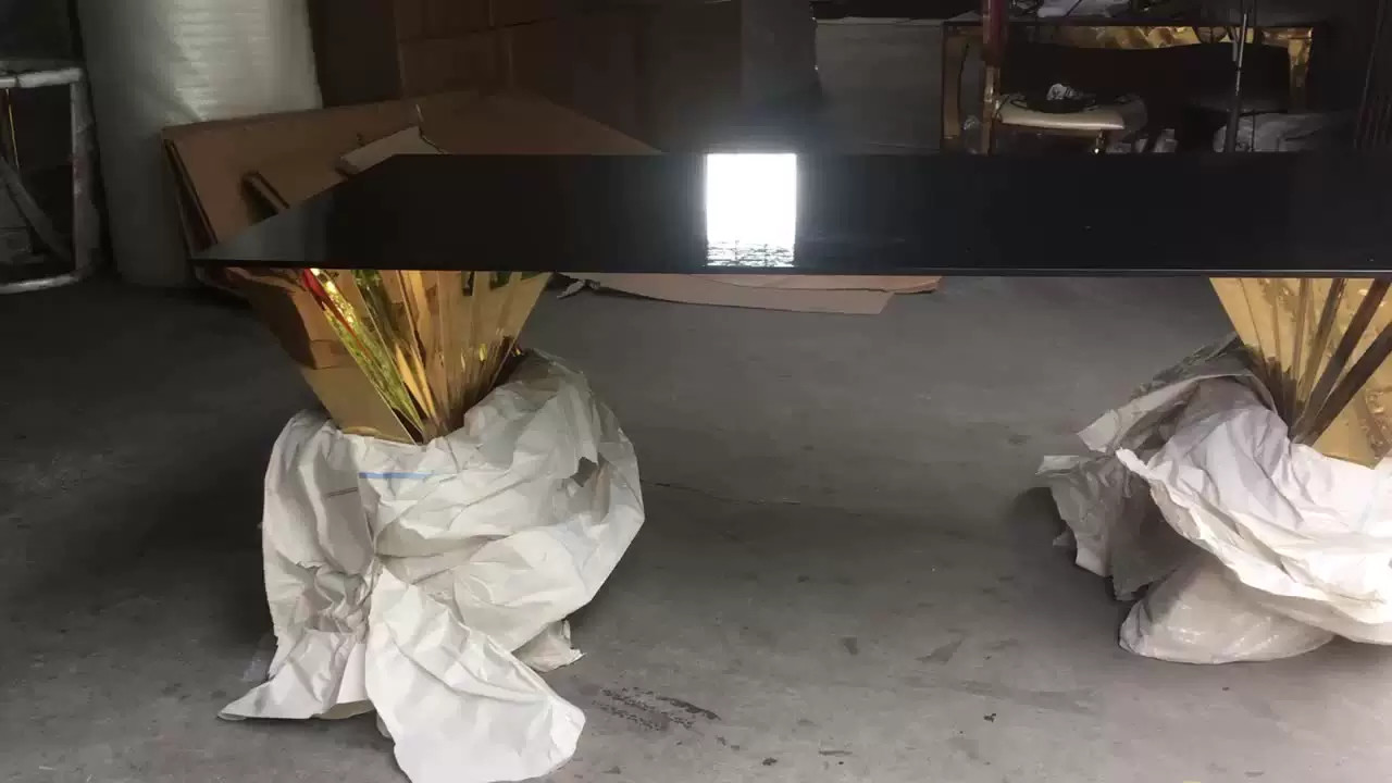 Premium Hotel Restaurant Furniture Modern Art Natural Marble Metal Base Dining Table