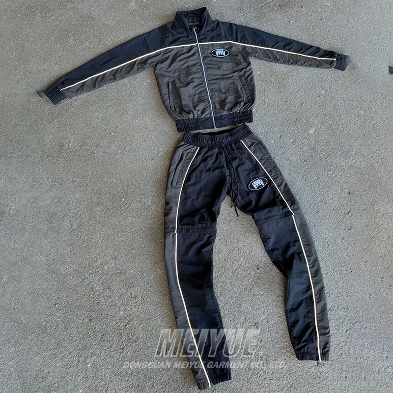 Windproof Two Piece Zip Up Jacket Tracksuit 3m Reflective Tracksuit Men Eco Friendly
