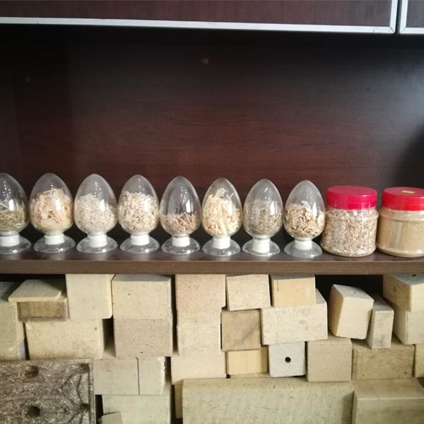 Double Head Sawdust Recycling Wood Pallet Feet Machine