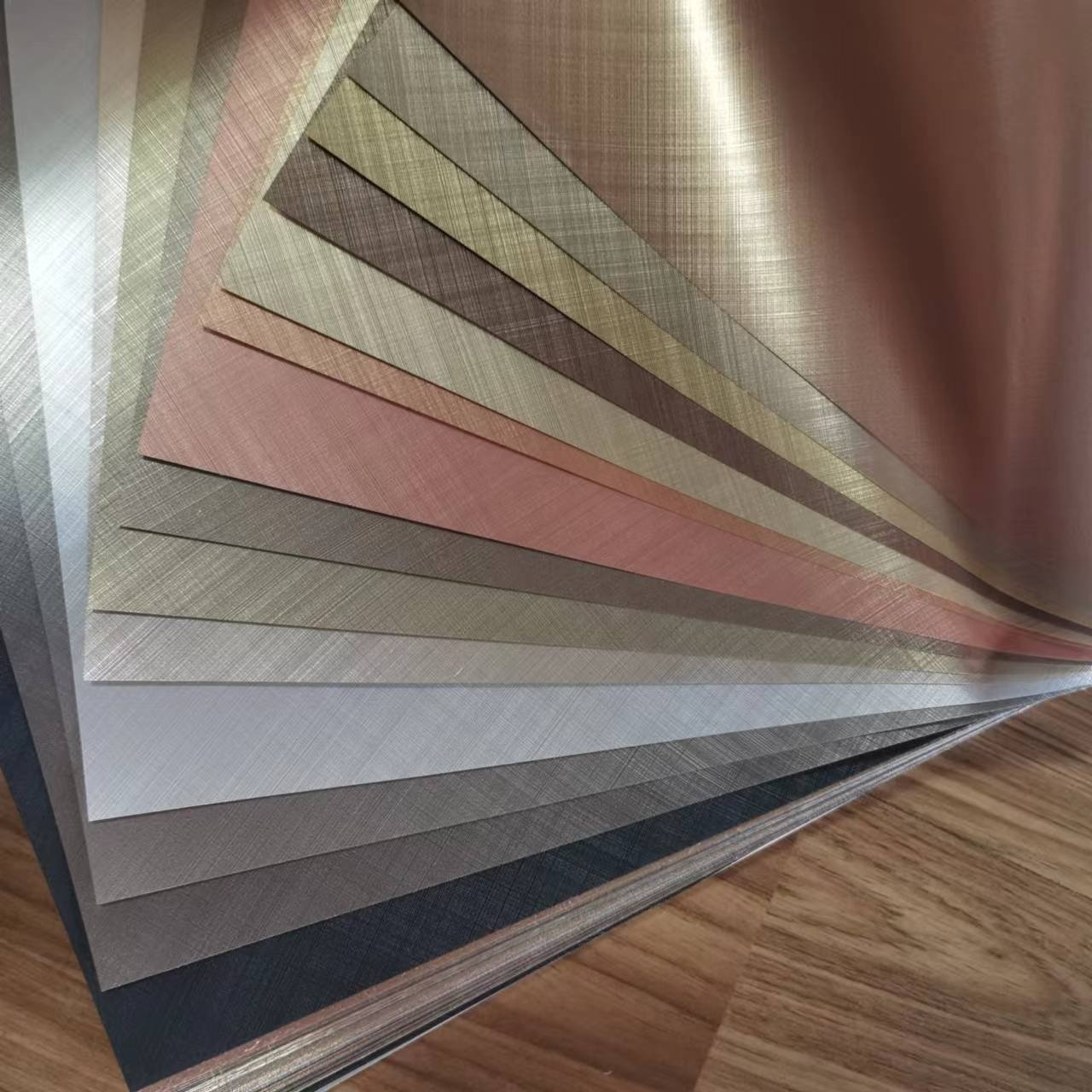 Modern High Glossy Finish DIY Stringy Metallic Film Peel Stick Self-Adhesive Wallpaper for Home Furniture Decoration