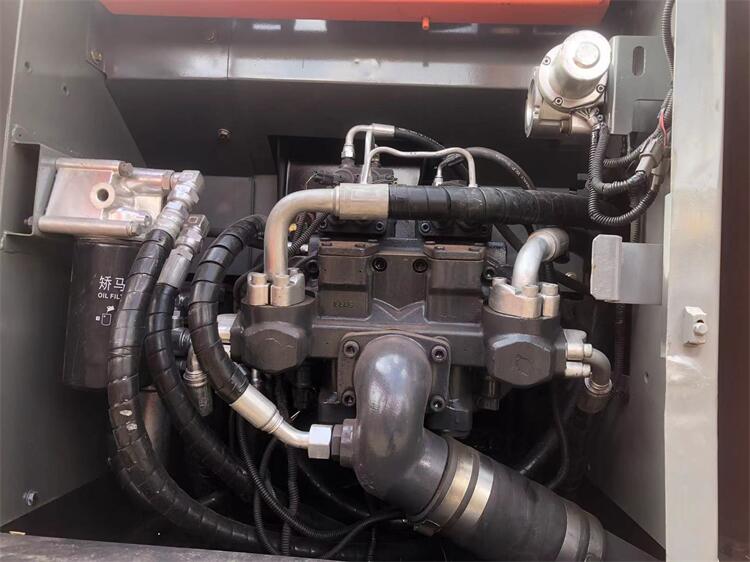 Made In Japan Used Hitachi ZX200-3 Excavator In Shanghai With Original Hydraulic Valve