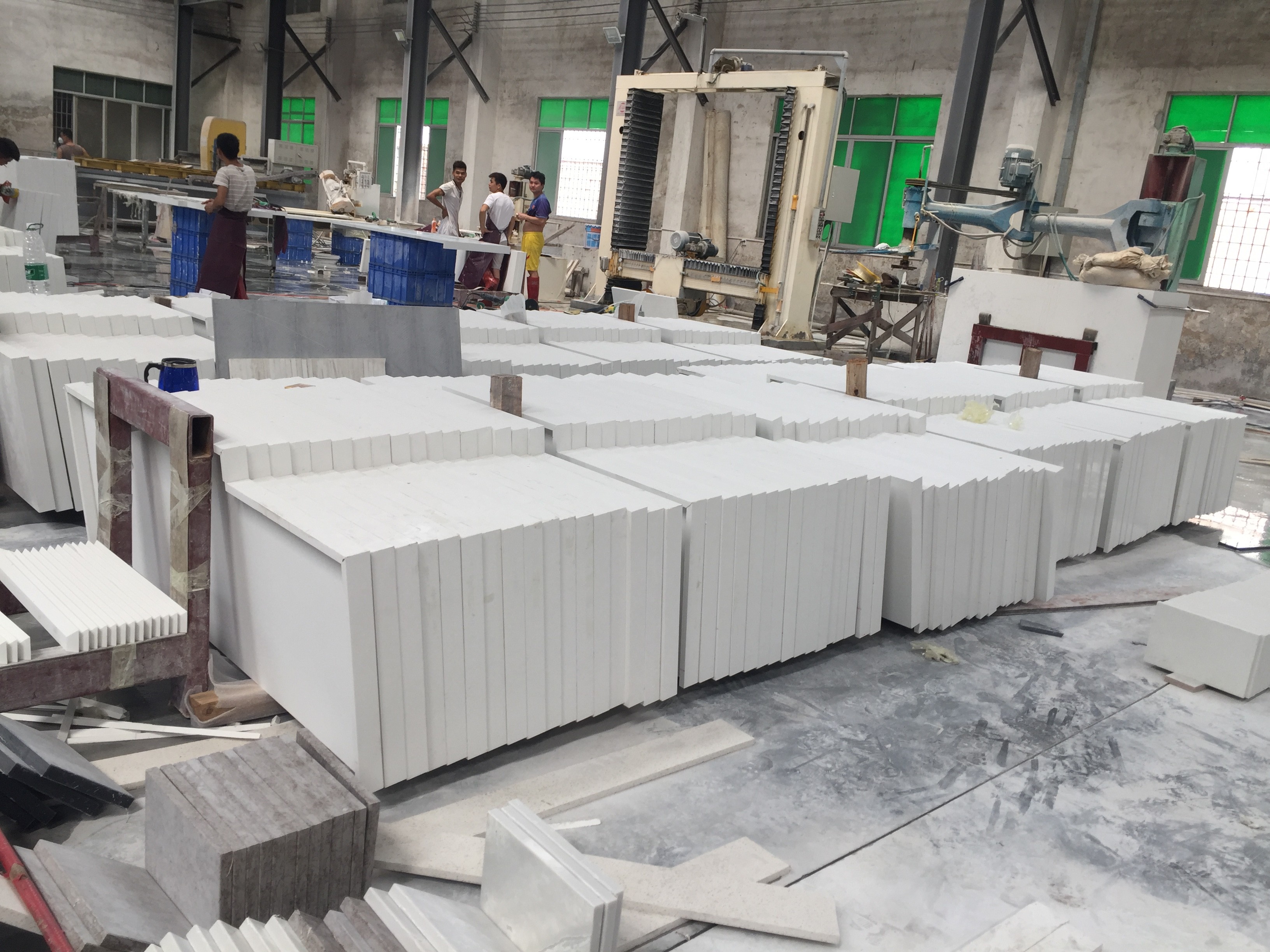 White Calacatta Indoor 30mm Quartz Kitchen Countertops