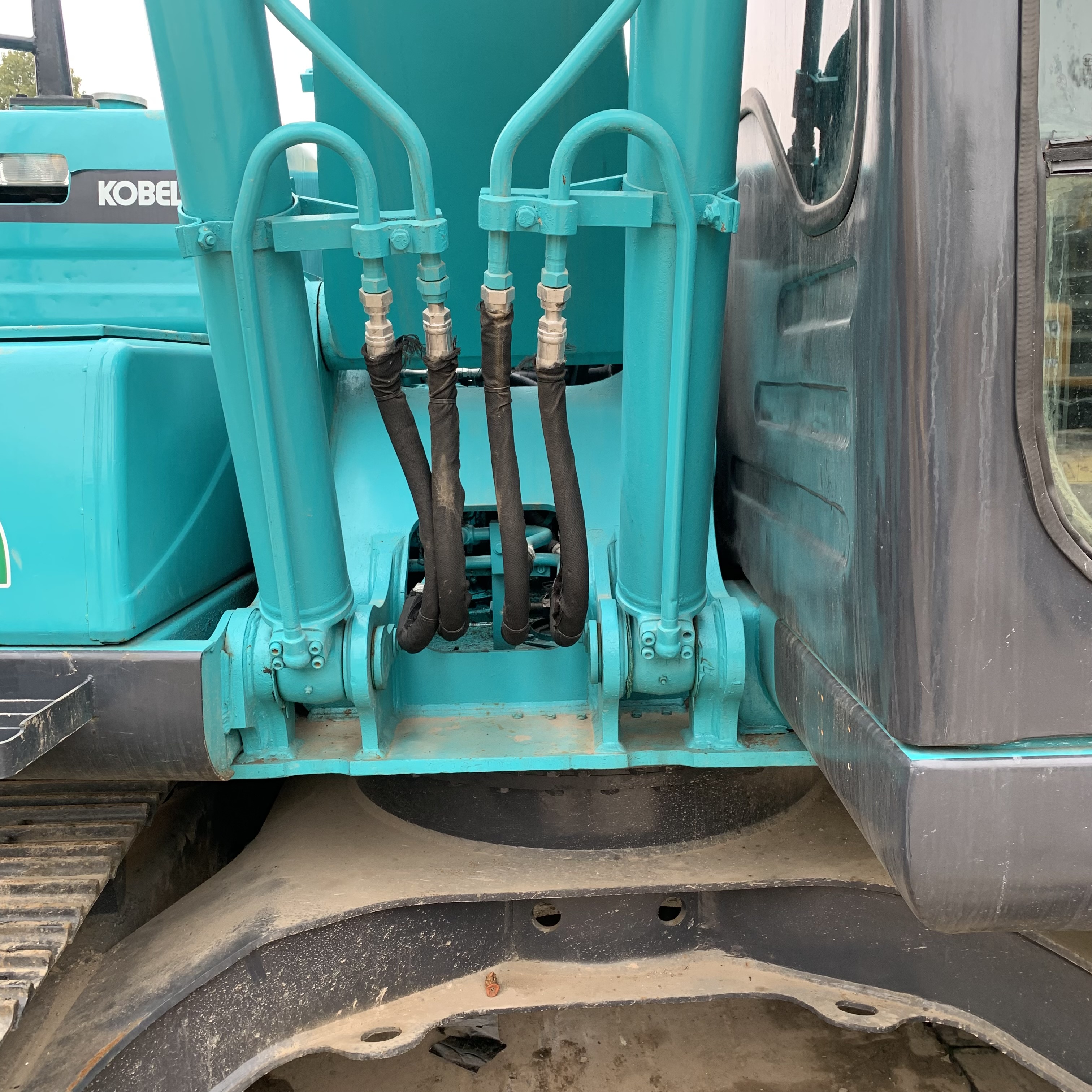 Kobelco SK140 Excavator from Japan with 0.57m3 Bucket Capacity and Low Working Hours