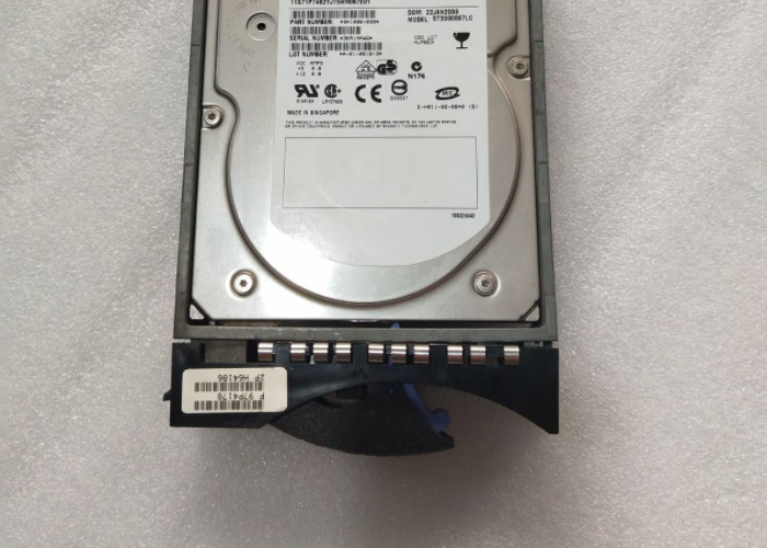 IBM Hard Disk 10N7223 03N6337 03N6334 03N6335 300G 10K 3.5inch P520 P550