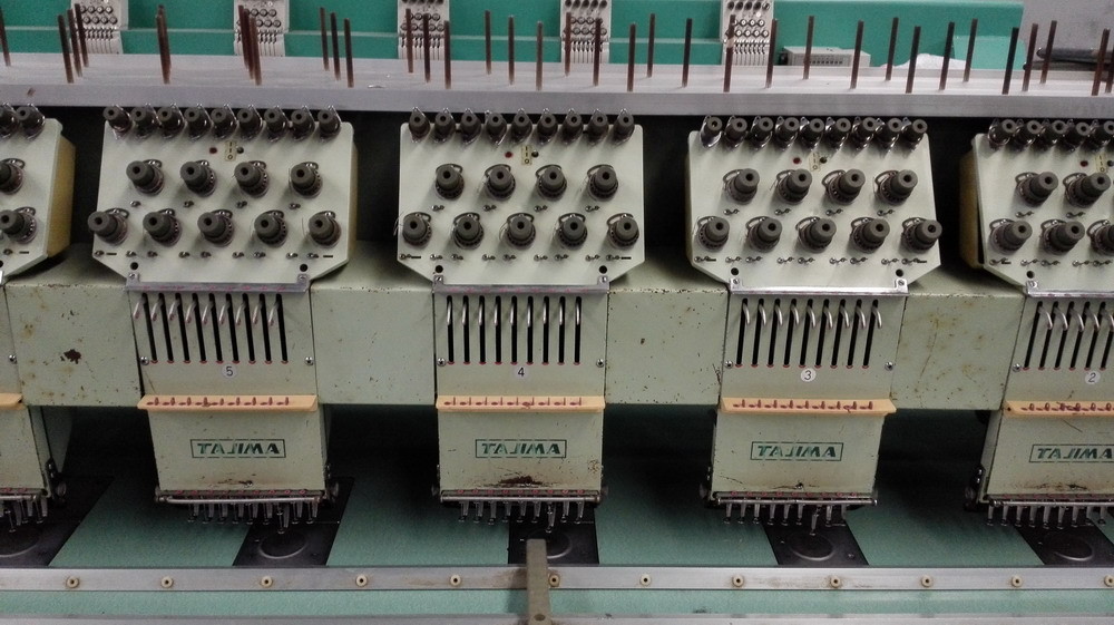 Second Hand Commercial Embroidery Sewing Machine With Automatic Color Changing