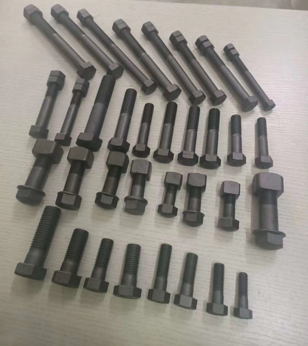 Kobelco Excavator Track Shoe Bolt And Nut DIN608 DIN605 22x65 19x55 18x56