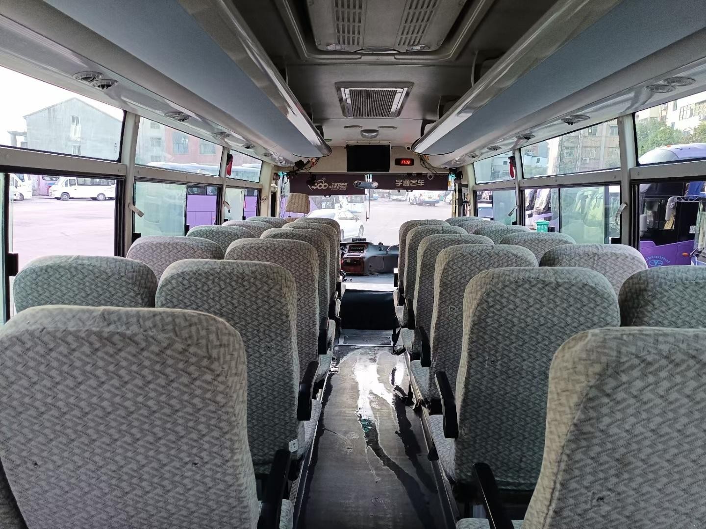 ZK6792D 2nd Hand Yutong Bus Tour Coach 35seats Front Engine Diesel Engine