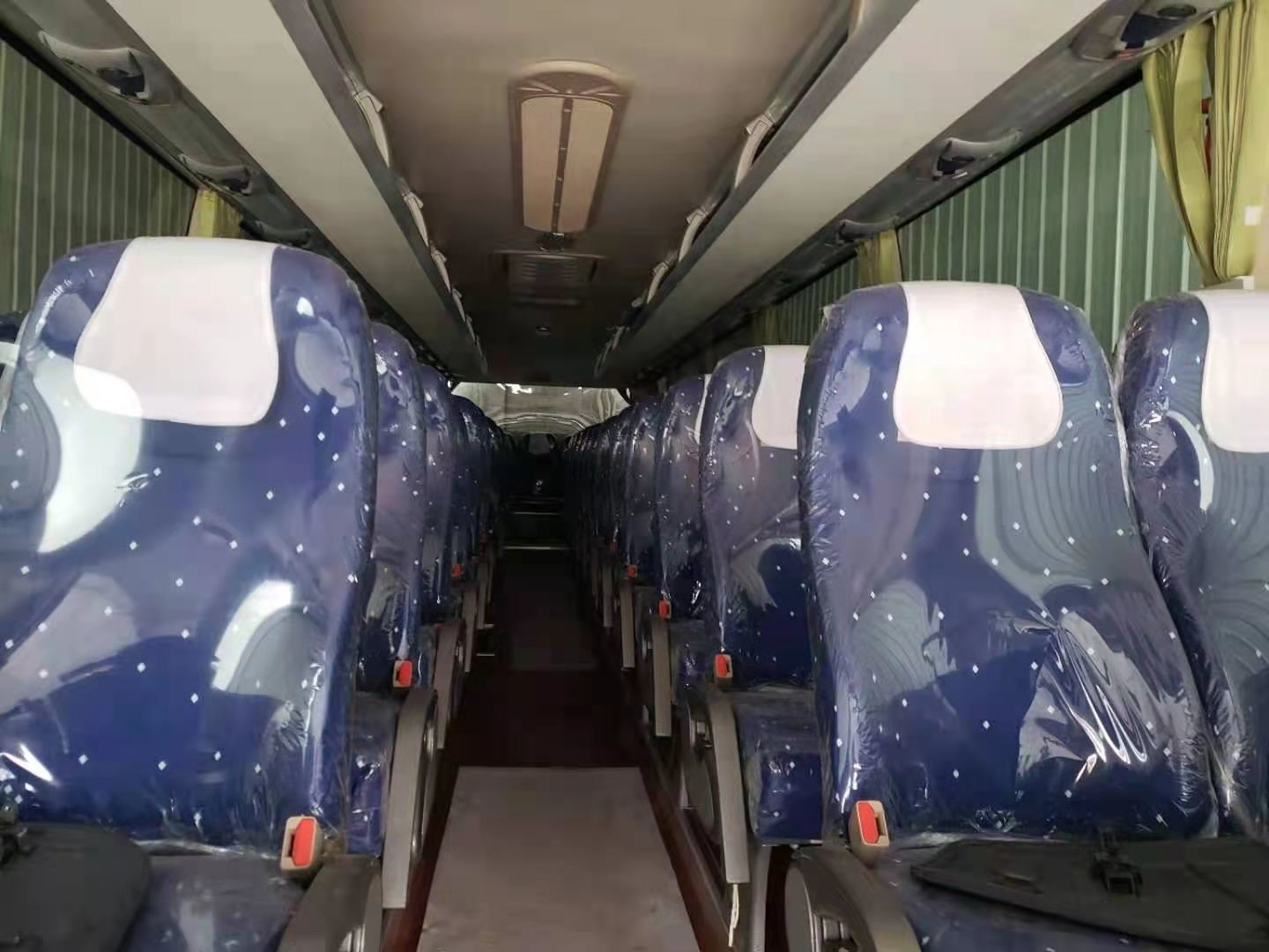 Used Yutong Coach ZK6122 53seats Double Doors Euro III Yuchai Engine Low Kilometer Used Tour Bus Airbang Chassis