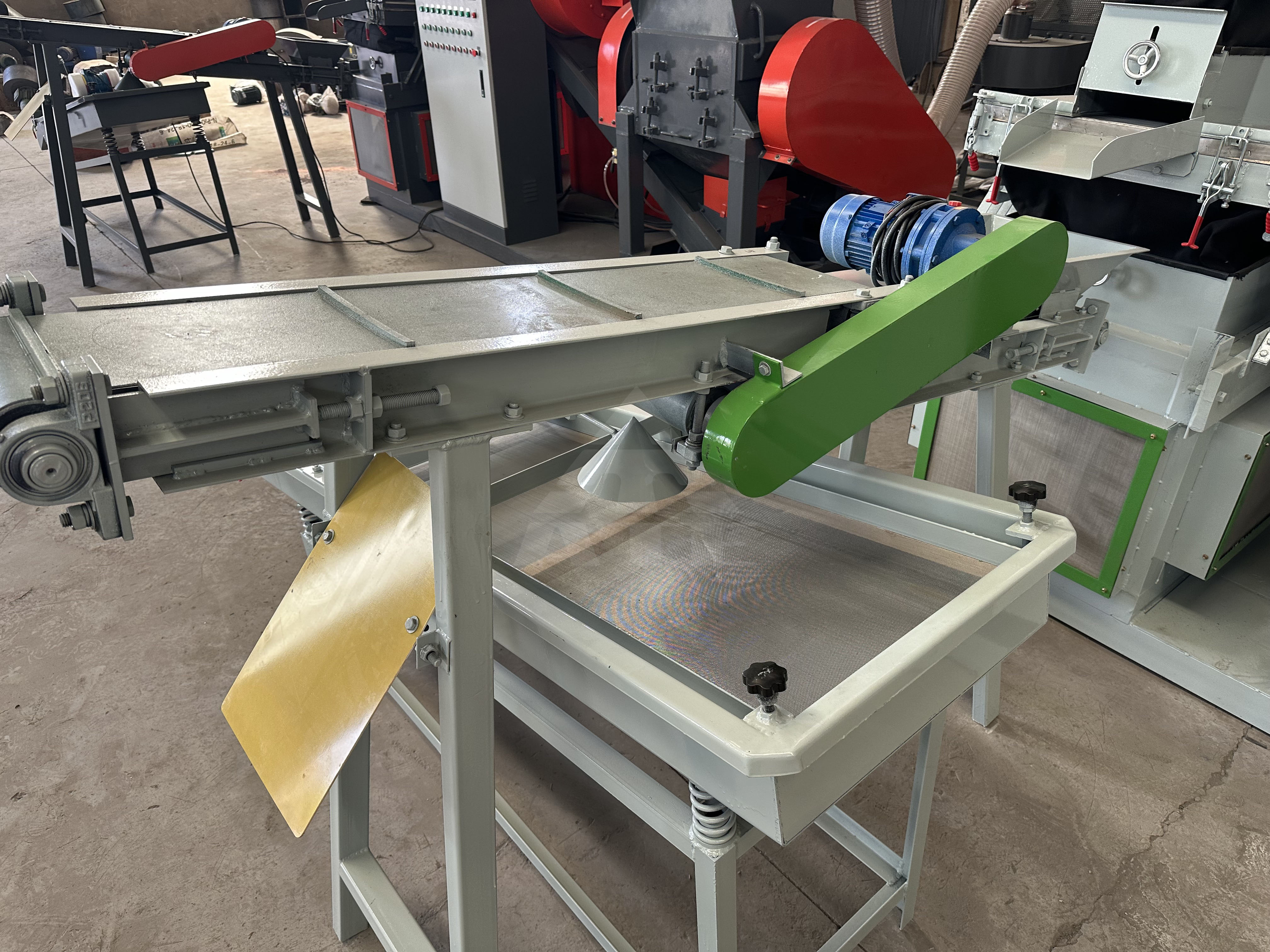 Copper Wire Recycling Machine Copper Cable Granulator Automatic Dry Copper Rice Machine