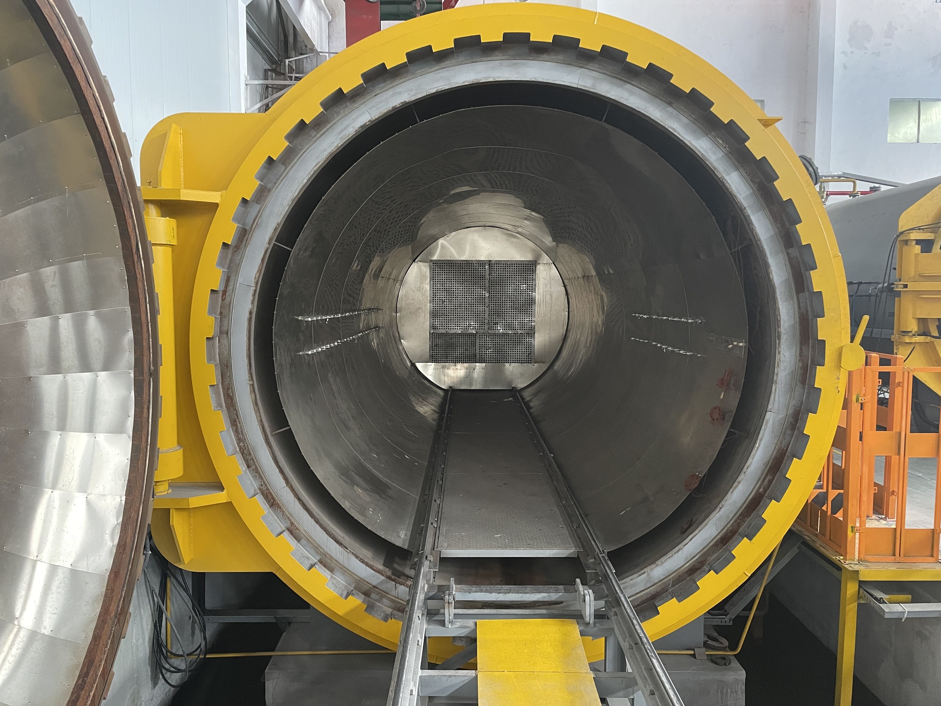 Aviation drone composite autoclave