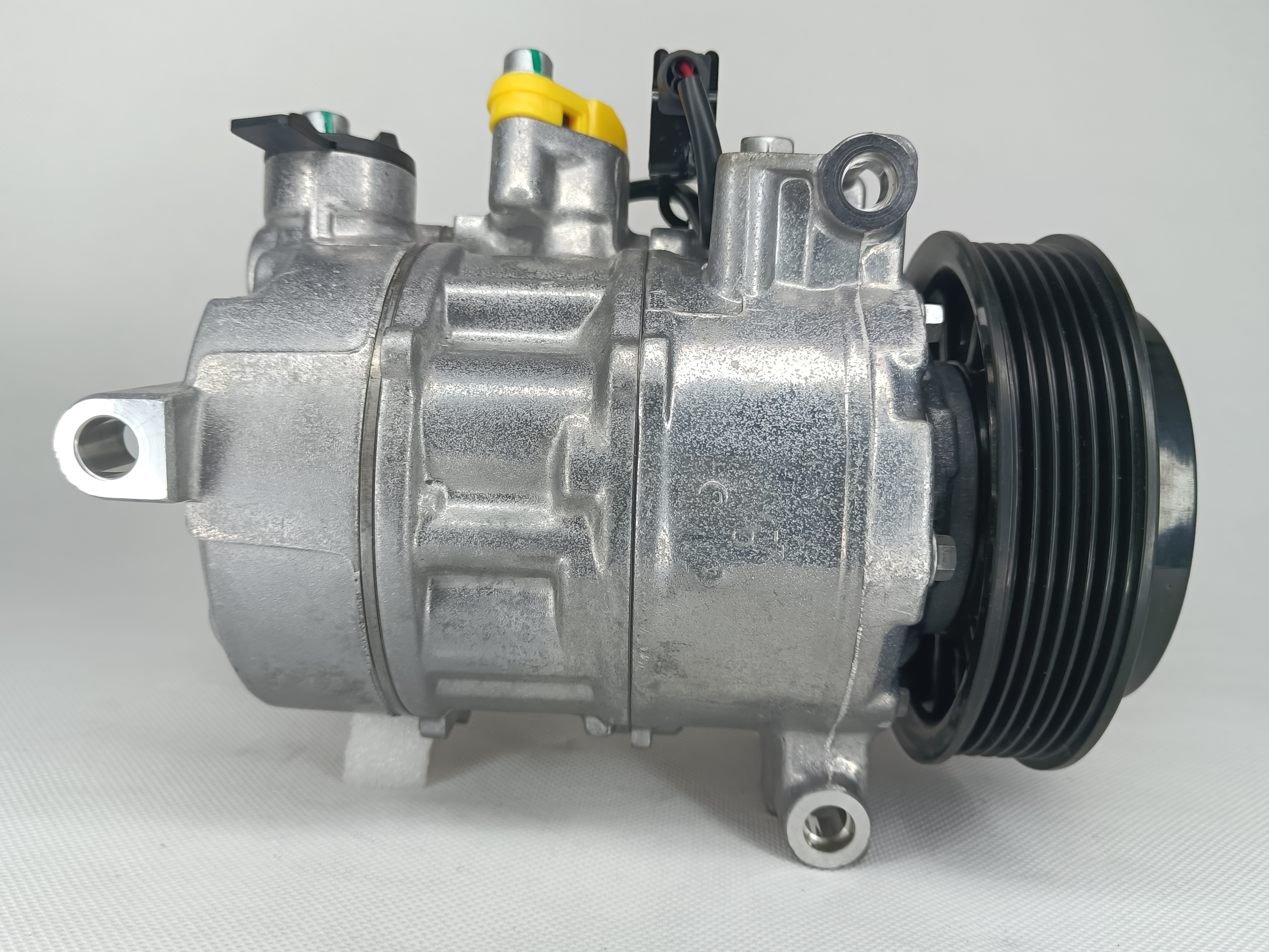 95B260805B Vehicle AC Compressor For Porsche Macan 95B V6 TURBO GTS 3.6L 3.0L