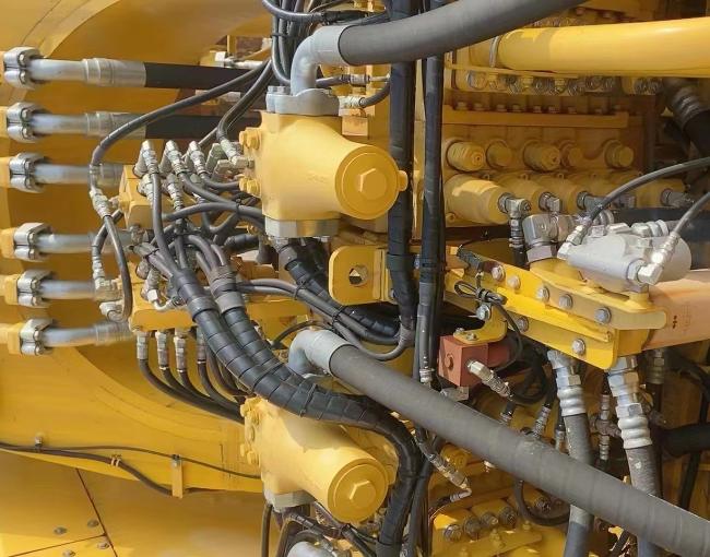 Komatsu PC2000-8 Excavator Pump