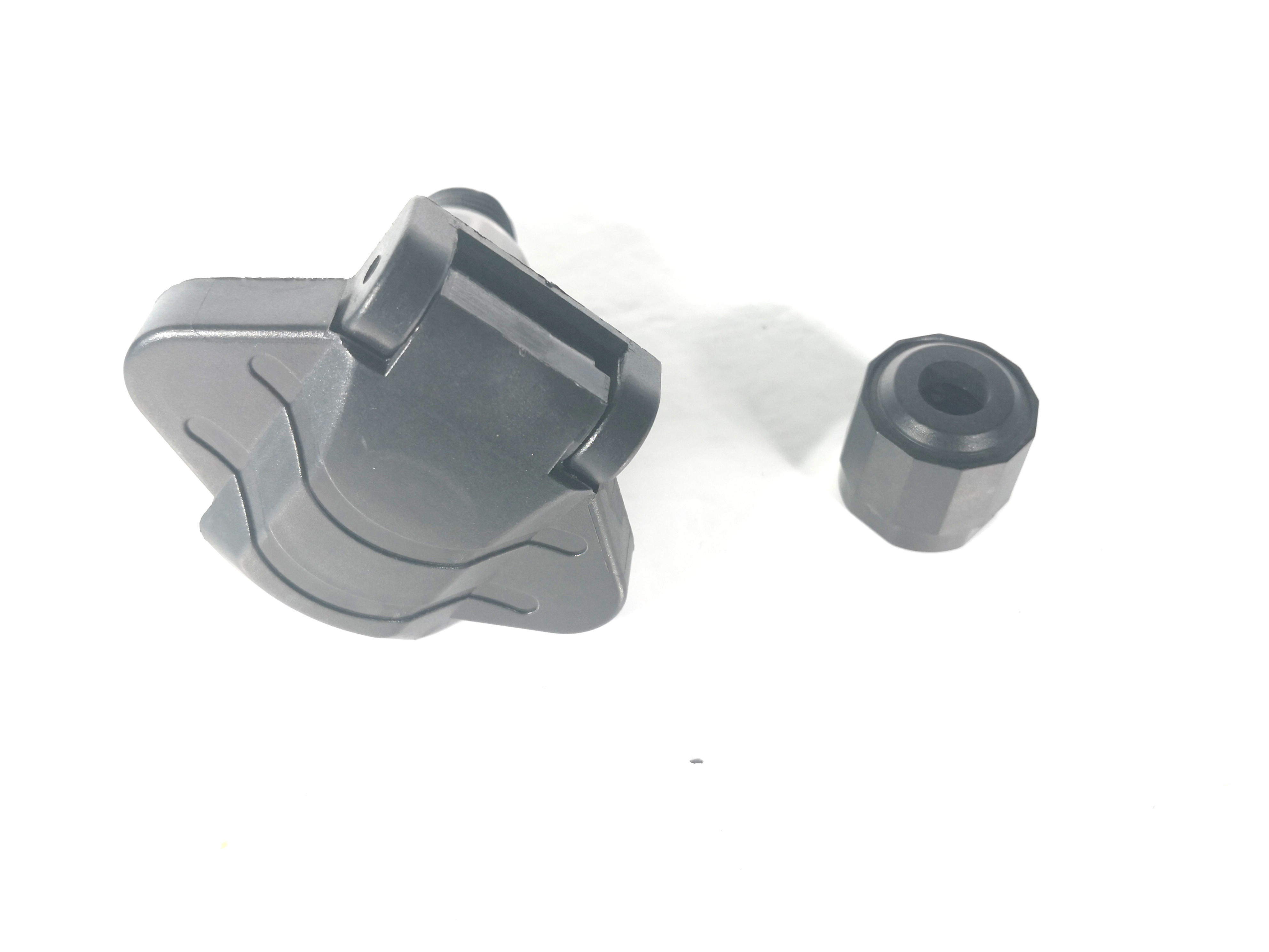 Nylon Trailer Connector Socket Easy Operation 7 Pin Flat Trailer Socket