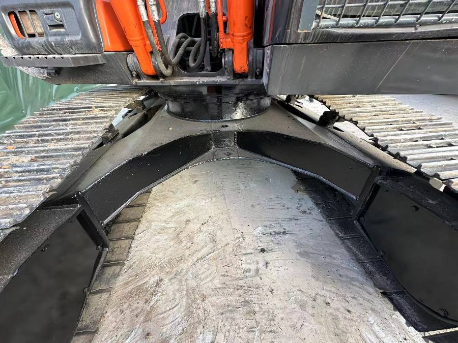 Hitachi ZX200 Excavator Plate