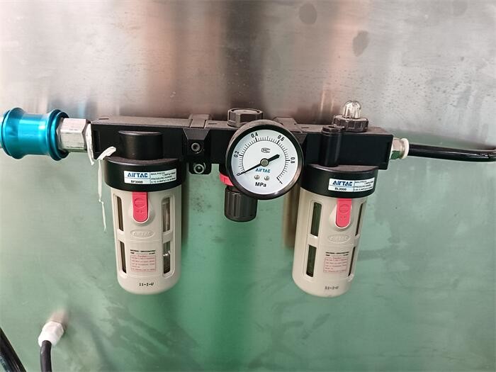 Cosmtic Gel Filling Capping Machine with High Precision and Standard Wood Packaging Material