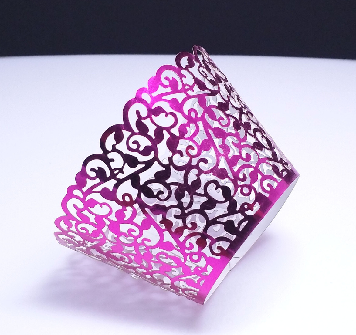 Colorful Mini Cupcake Wrappers Corrugated Cardboard Material Stamping Surface