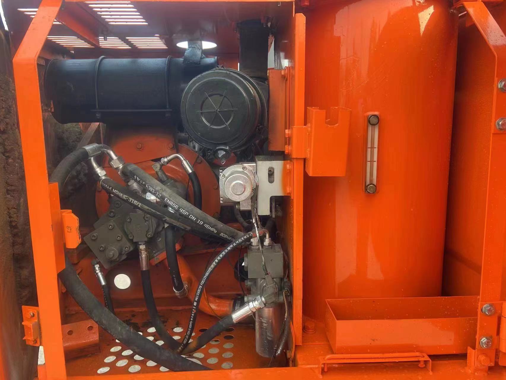 Excavate 6 tons of durable hydraulic tracked Hitachi 60 second-hand excavator, with low price and good excavation perf