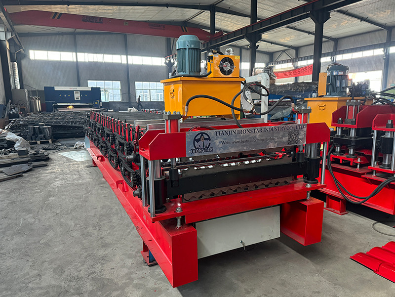 840 trapezoidal sheet and 836 corrugated double layer roll forming machine for Bolivia
