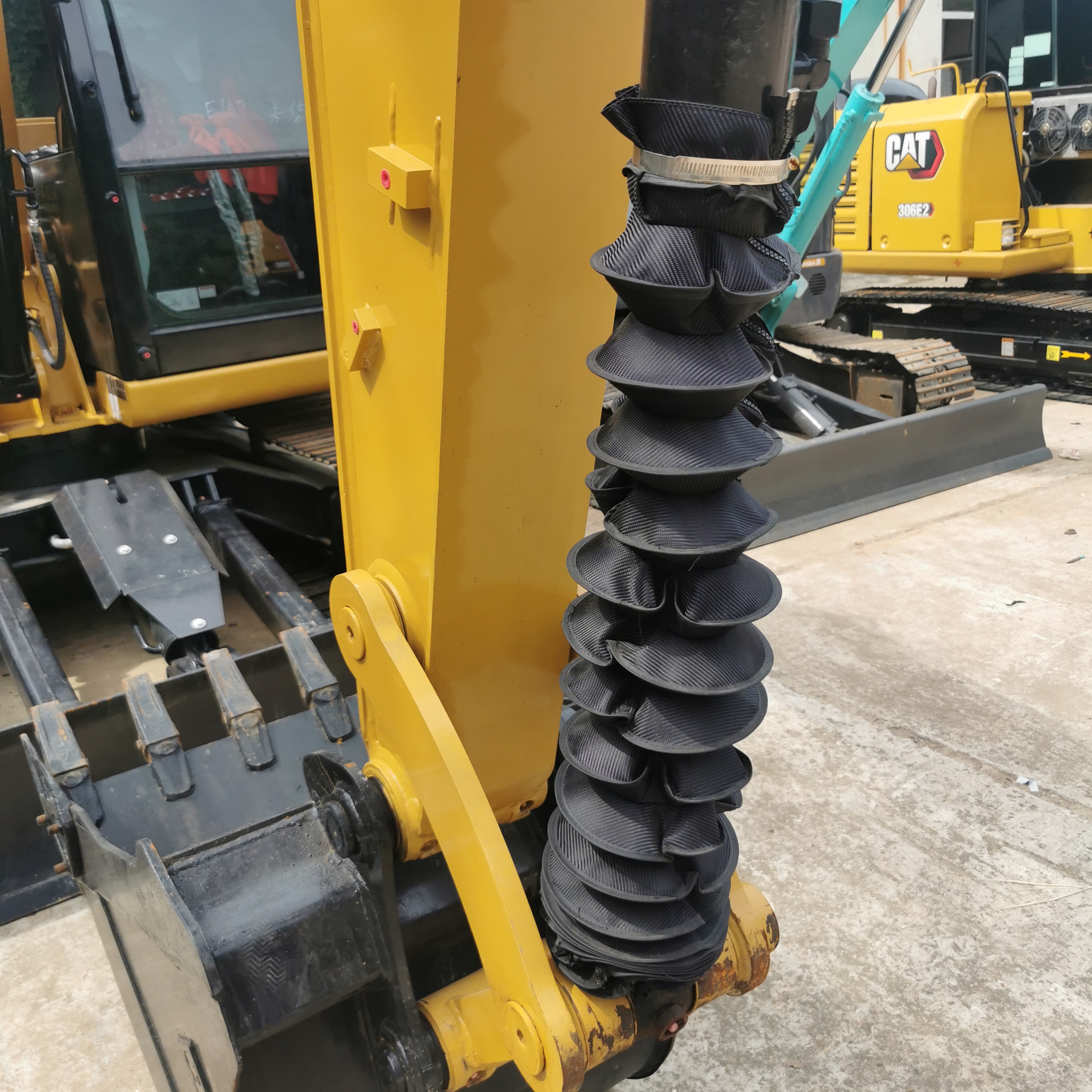 Hot Sale Used Excavators Cat306 Efficient Mini Hydraulic Crawler Excavator Cat303 /304 /306 307 Original paint for Sale