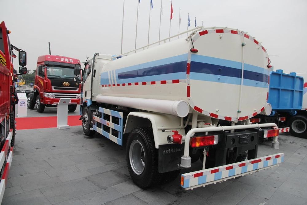 Howo 20000-30000 Liters 371HP Diesel Oil Transporter Fuel Tank Oil Tanker Truck