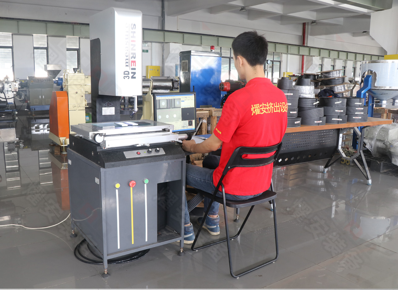 Good Rigidity Carrier Tape Forming Machine High Performance 45mm Screw