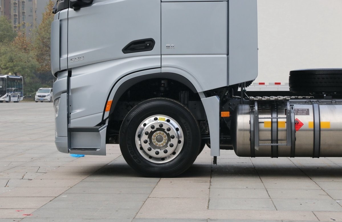 Shacman X6000 Truck 6X4 4X2 Weichai Engine China Factory Supply Shacman Tractor Trailer Head