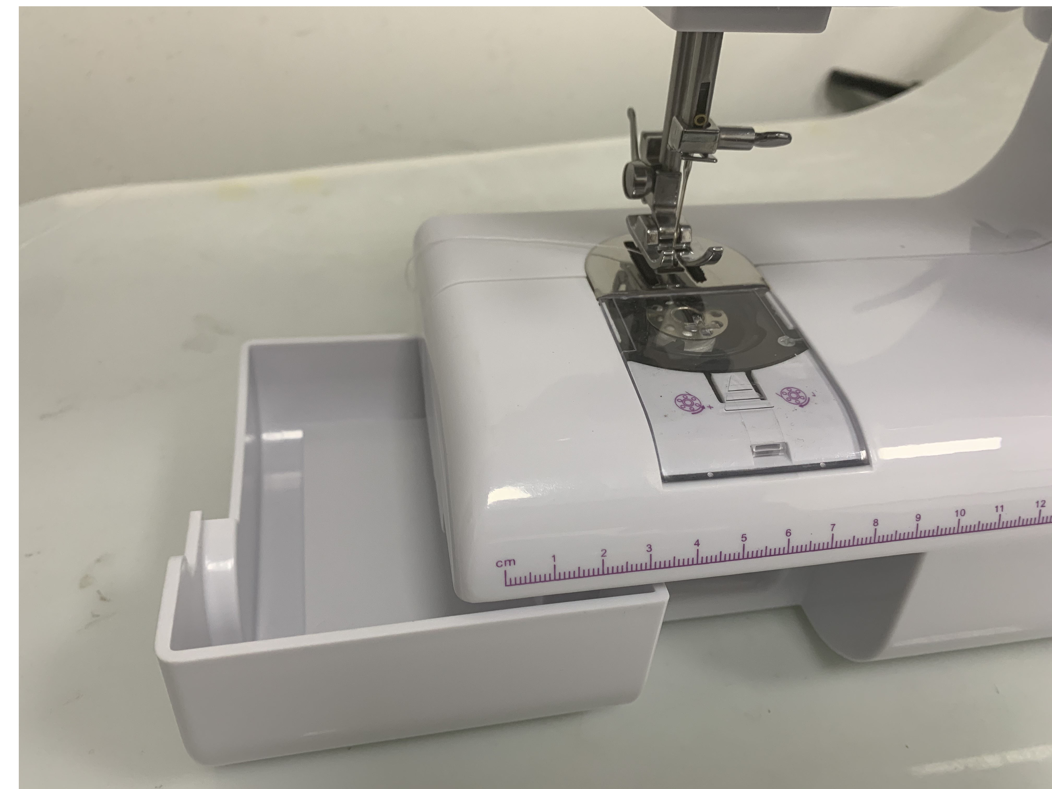 Ukicra UFR-727 Fashion Product Household Sewing Machine with DC 6V/1000mA Output