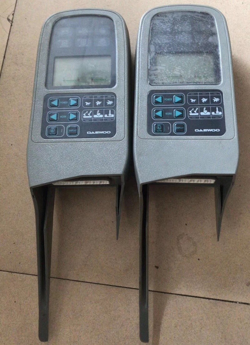 2539-1068A Doosan LCD Gauge Excavator Monitor DH220-5 Display Screen Panel