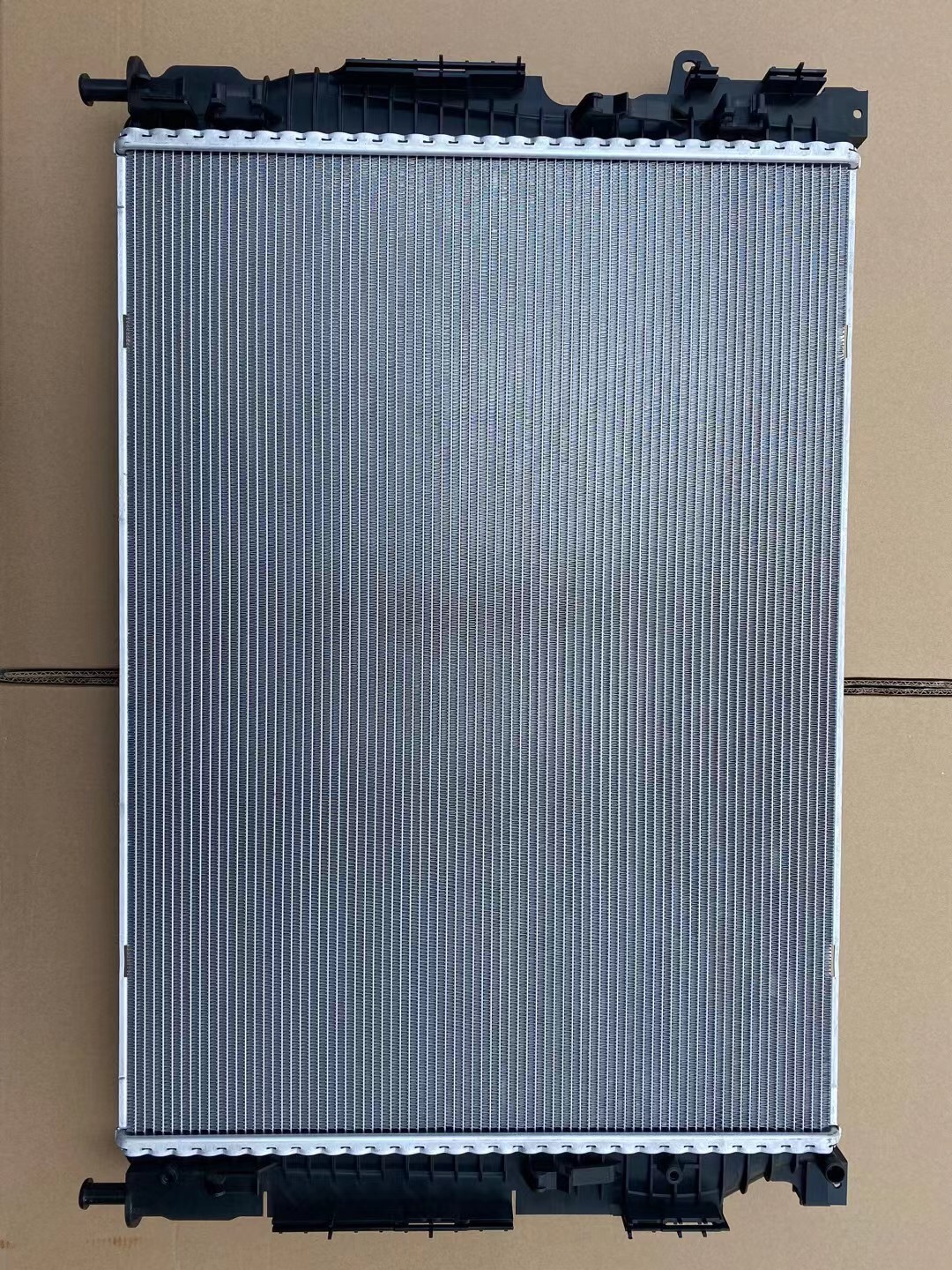 LR117683 LR135901 Car Coolant Radiator For EVOQUE