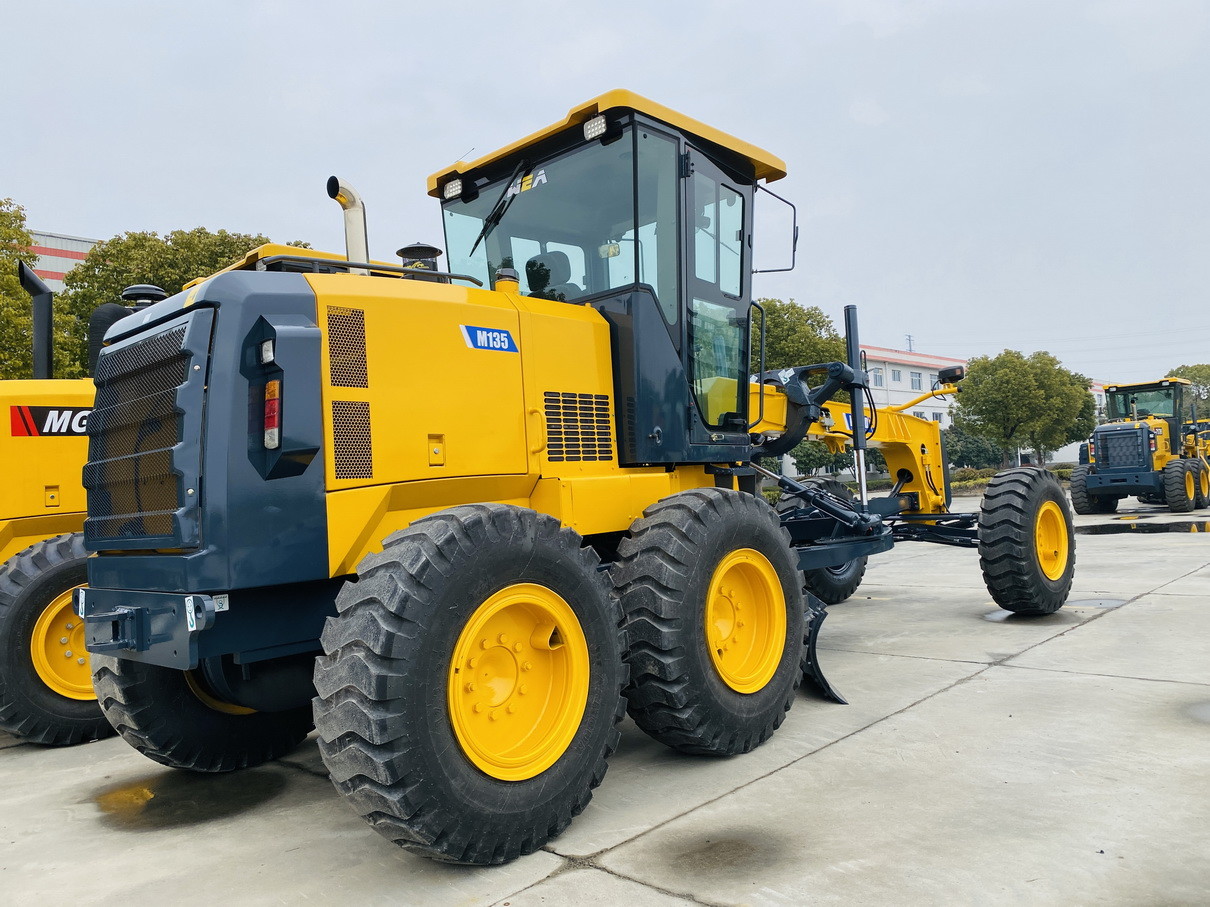 Cummins 6BT5.9 Motor Grader With 3658mm Blade Length 135HP Farmland Leveling