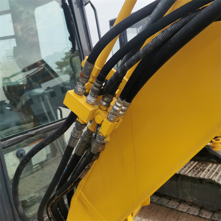 Used Excavator Komatsu PC40MR with Original Hydraulic Valve and 0.4 Bucket Capacity