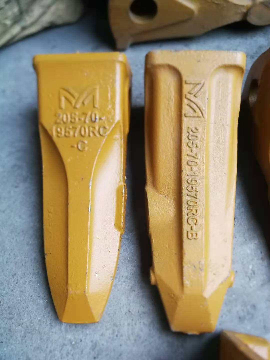 205-70-19570 Casting Steel Excavator Bucket Teeth PC200 Rock Bucket Teeth
