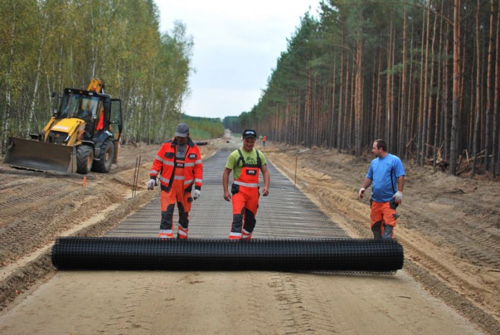 Achieve Optimal Ground Stabilization with Biaxial Stretch Geogrid Fence Reinforcement