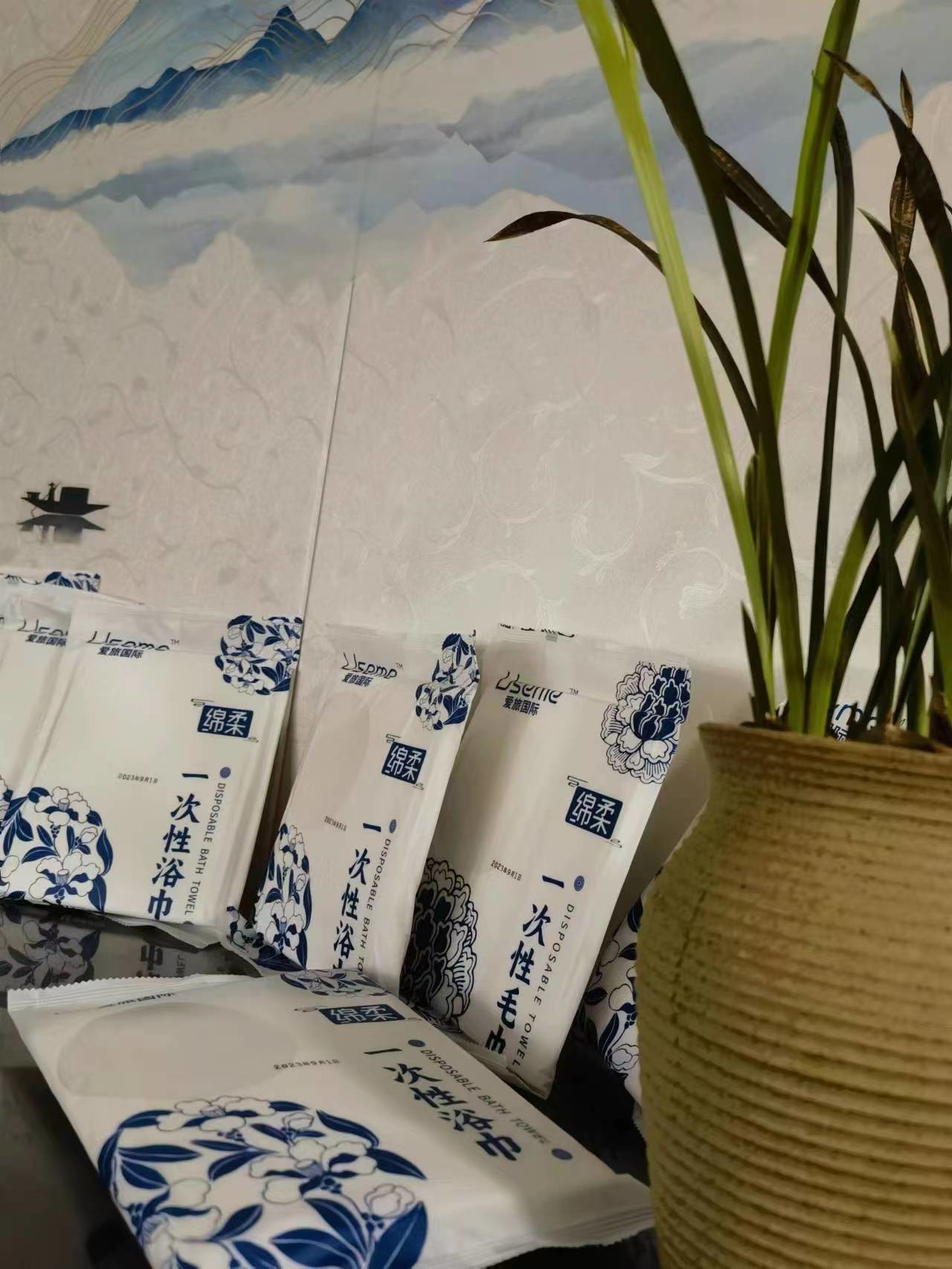 Eco Friendly Hotel Disposable Items Single Disposable Bed Sheets For Travel Hospitality