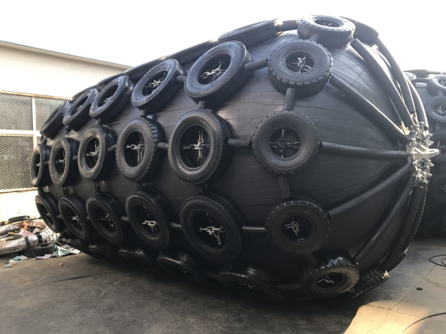 2000mm Length Submarine Fender