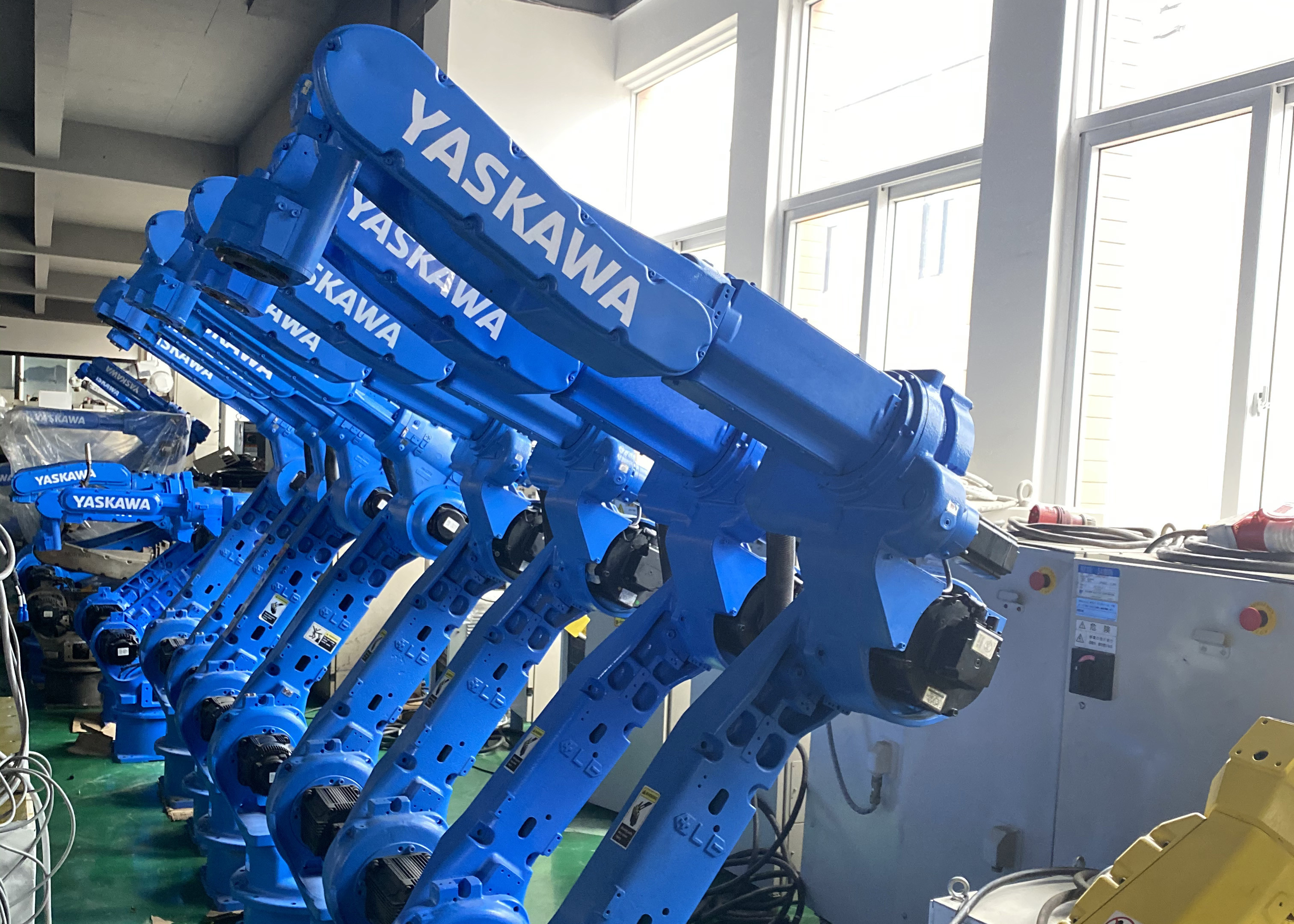 Wall Hanging Used Spot Welding Robot Yaskawa Motoman Ma1900