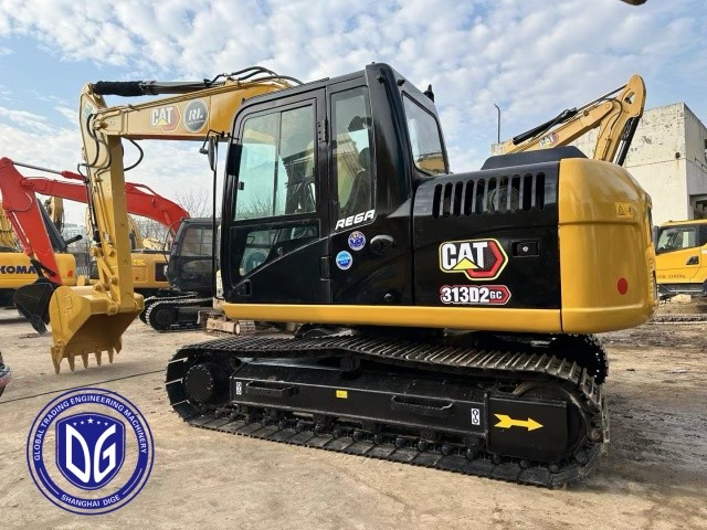 313D2GC Used caterpillar 13 ton excavator with Compact design for tight spaces