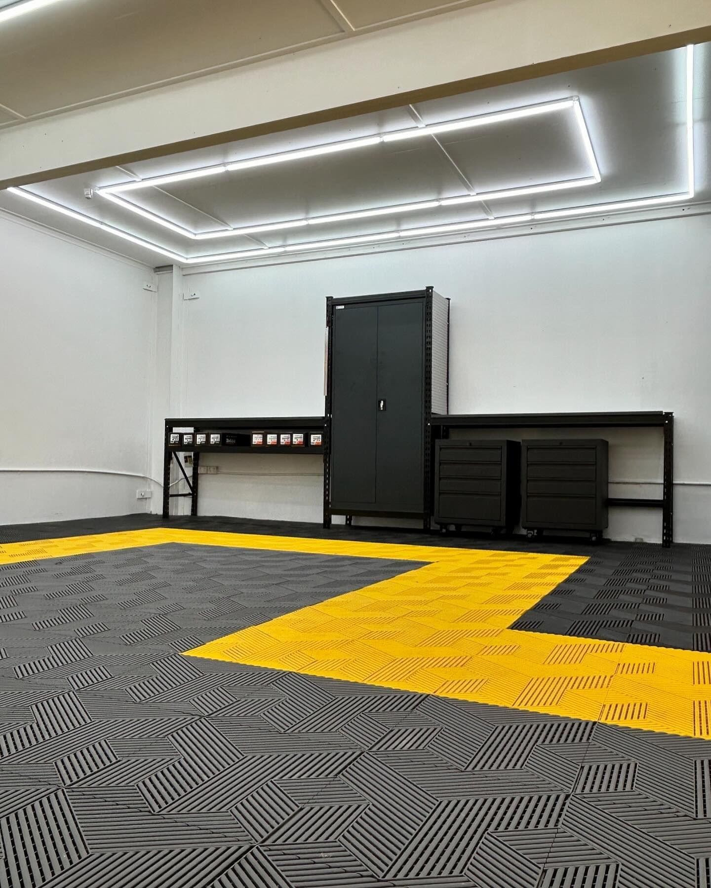 400x400x18mm Racedeck Garage Flooring Interlocking Garage Floor Tiles