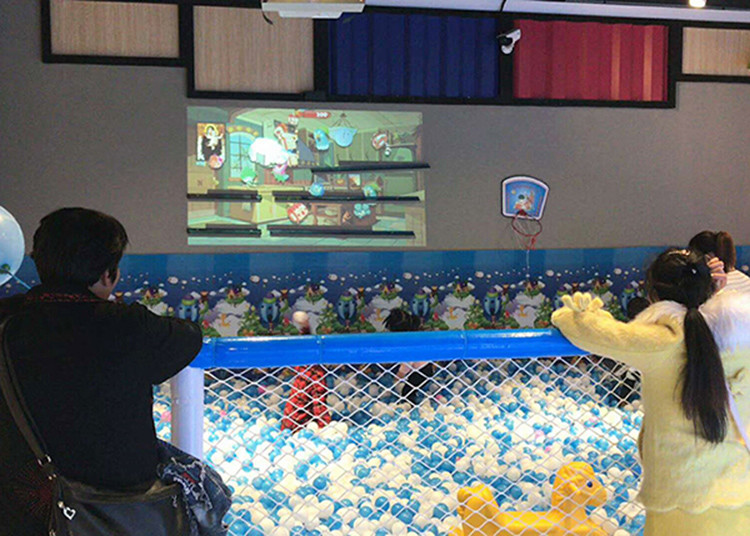 Amusement Interactive Projector Games Interactive Wall Throwing Ball 220V
