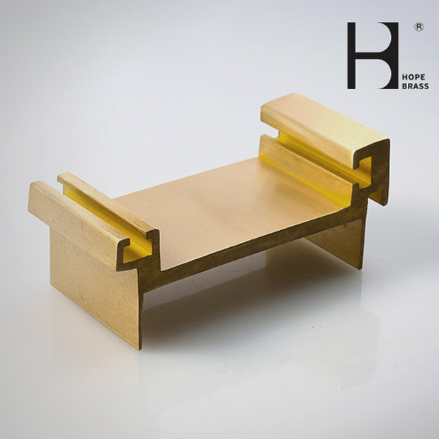 ISO9001 Fadeless Metal Frame Profiles , HPB58-3 Window Frame Trim