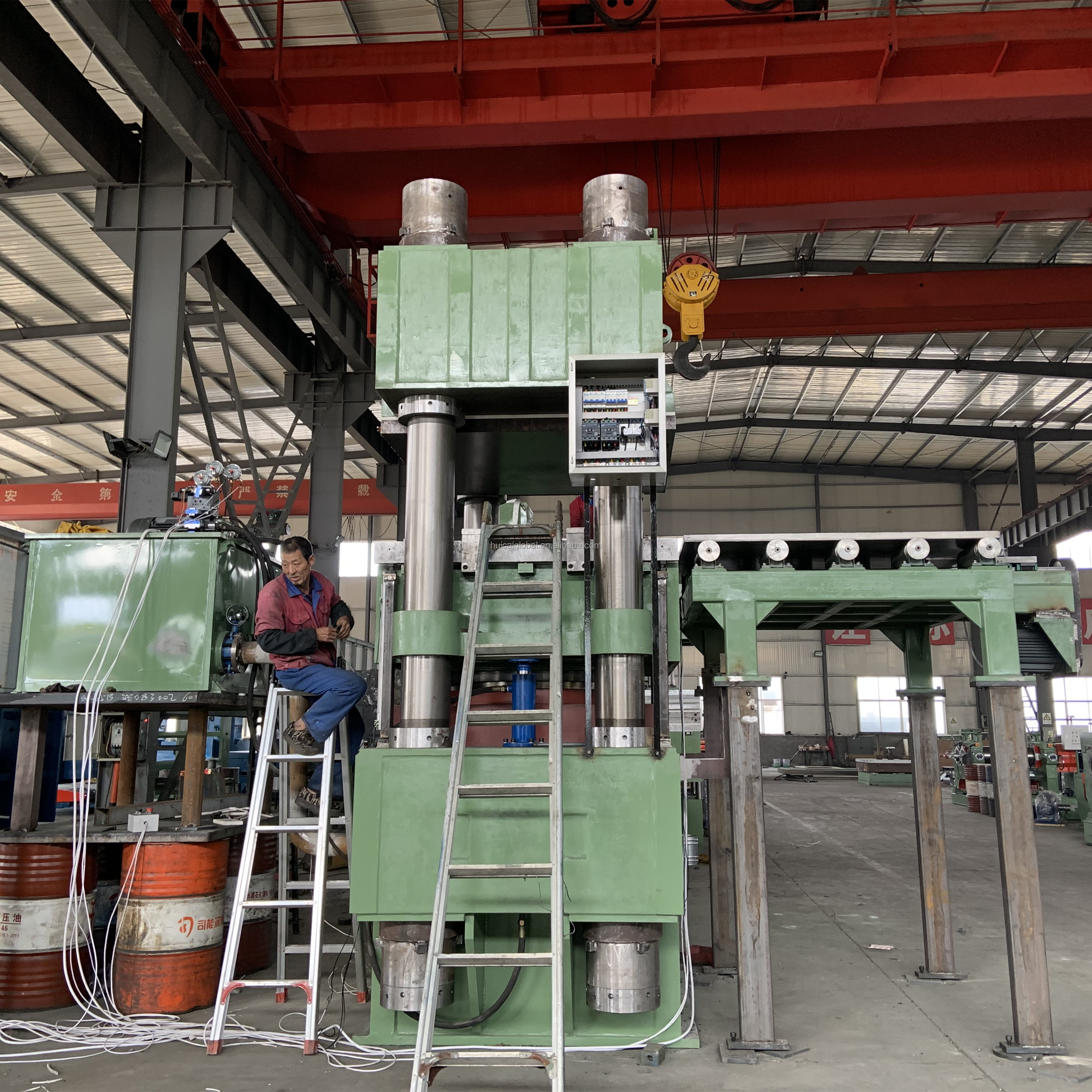 Commissioning and Training 1200T Bridge Bearing Vulcanizing Press Machine for Production