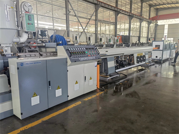 High Efficiency Plastic Pipe Extrusion Machine Dual Screw Extruder