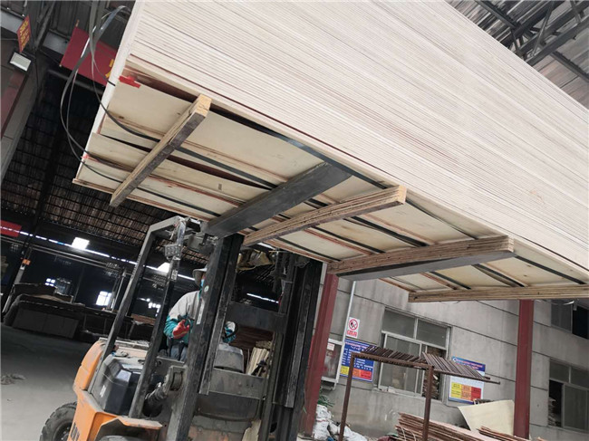 WBP 680kg/M3 Laminated Bintangor Plywood Double Sided
