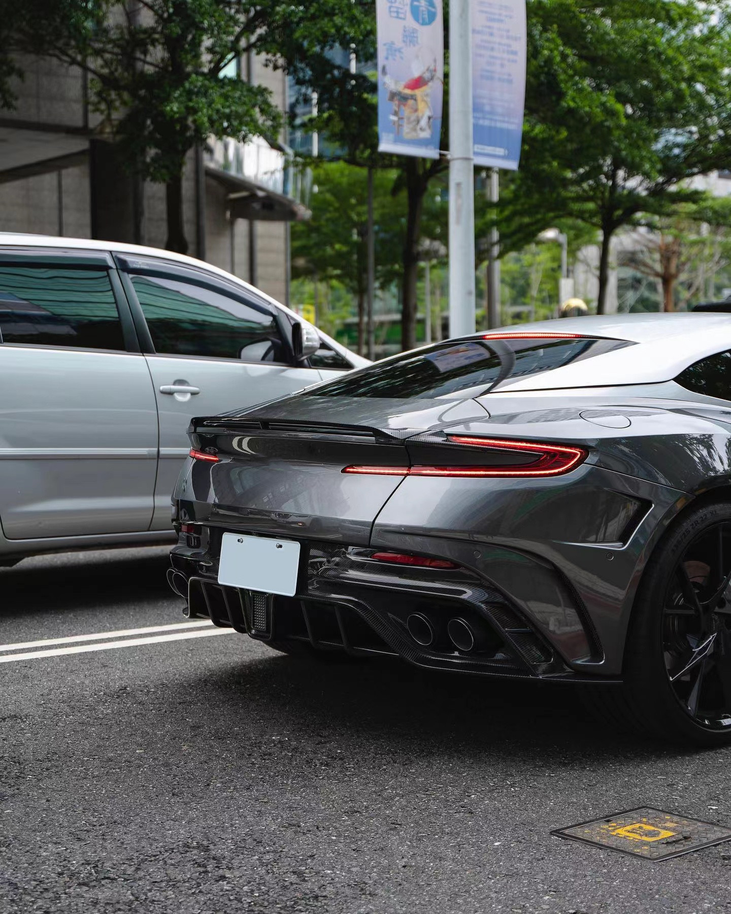 DB11 Aston Martin Widebody Kit Green Bumper Lip Splitter Db11 Body Kit
