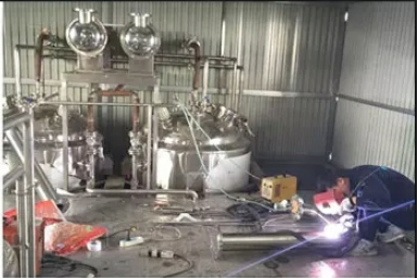 Thin Film Rotary Agitator Scraper Type Evaporator 1-10m2 Atfd Evaporator For Oil